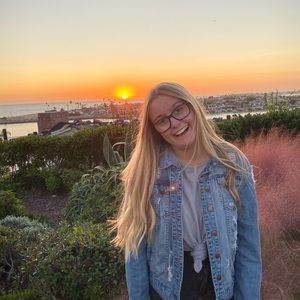 Meet your Posher, Avery